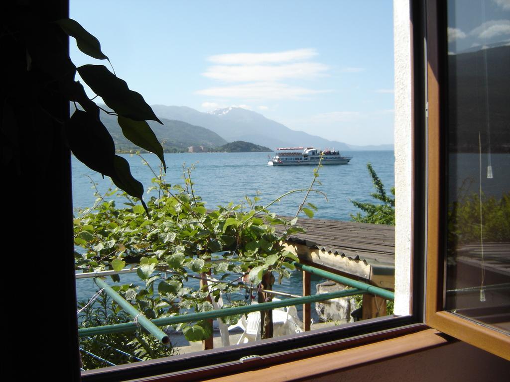 'By The Lake' Apartments Ohri Oda fotoğraf